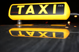 مواطن: سائق تاكسي دفعني لشراء مركبة بعد موقف بدر منه