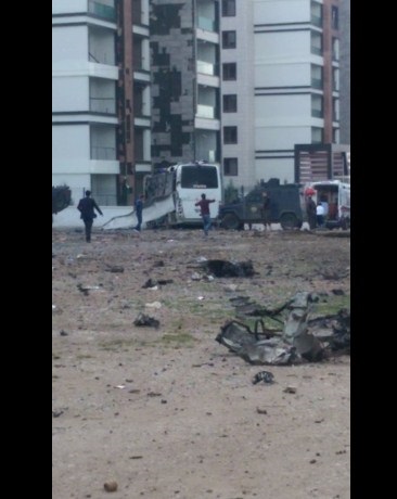 بالصور .. انفجار ضخم قرب محطة حافلات في ديار بكر التركية
