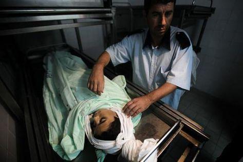 غزة .. استشهاد طفل واصابة شقيقته وشقيقه خطيرة
