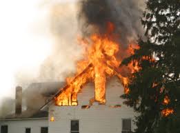 عين الباشا .. حريق في احد المنازل نتج عنه 5 اصابات