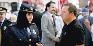 اول شرطية تركية محجبة بالفيديو والحجاب