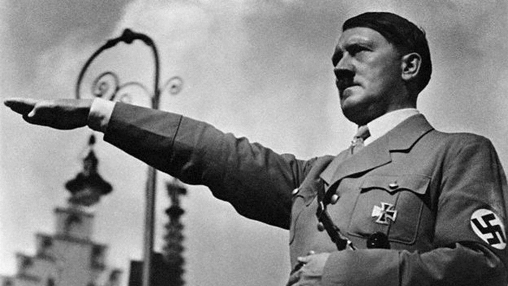 حقائق صادمة : المخابرات الأمريكية حاولت إضافة هرمونات أنثوية في أطعمة هتلر لتأنيثه