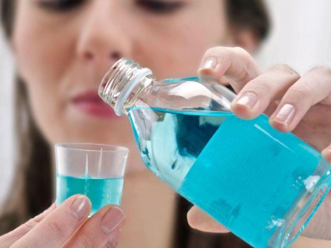 تنظيف الفم: الغسول يعزز مقاومة الجراثم والبكتيريا!