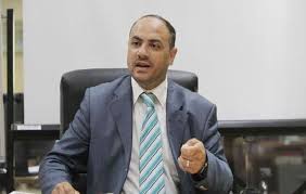 د. وائل عربيات يوقف جميع المكافأت في وزارة الاوقاف