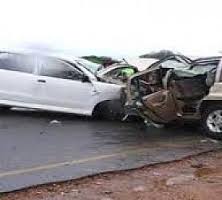 8 اصابات إثـر حادث تصادم بين 3 مركبات في منطقة خو