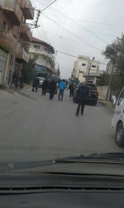 مطلوب يطلق النار عشوائياً على المارة ويقتل طالب مدرسة في سحاب