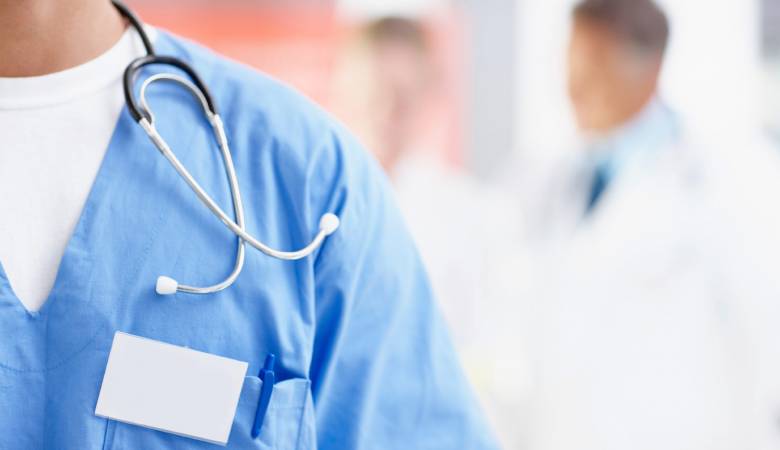 توقيف شخص يمارس مهنة الطب داخل مركز رياضي في جبل النصر بدون ترخيص
