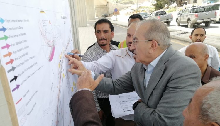 أبو السمن يتفقد مشروع حافلات التردد السريع بين عمان والزرقاء