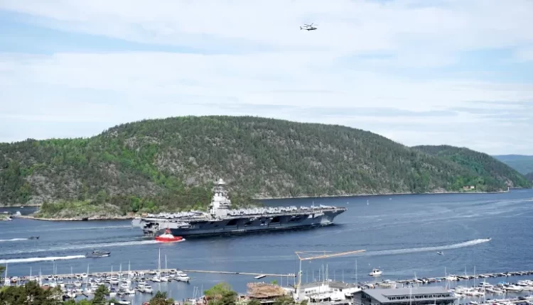 أكبر حاملة طائرات في العالم تبحر إلى أوسلو وموسكو تعتبر الخطوة استعراضا ضارا للقوة