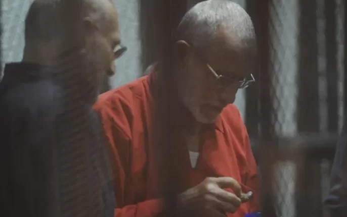 بينهم بديع والبلتاجي.. محكمة مصرية تحيل أوراق 8 من قيادات الإخوان إلى المفتي