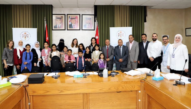 تكريم المدارس الفائزة بمسابقة الرسم للطلبة المنتفعين من الوجبة الصحية