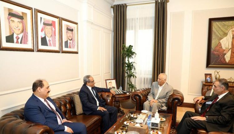 رئيس الديوان الملكي يستقبل أمين عام مجلس الوحدة الاقتصادية العربية