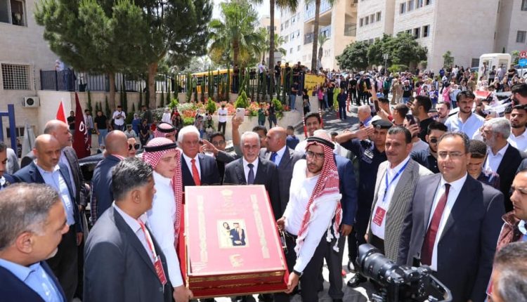 عمان الأهلية تشارك الأردنيين فرحتهم بزفاف سمو ولي العهد المعظم.. صور