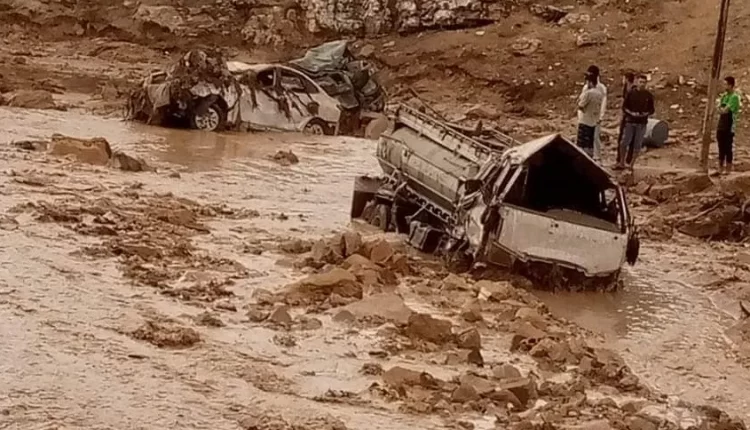 فقدان طفل وانجراف 7 مركبات بسبب السيول في الزرقاء