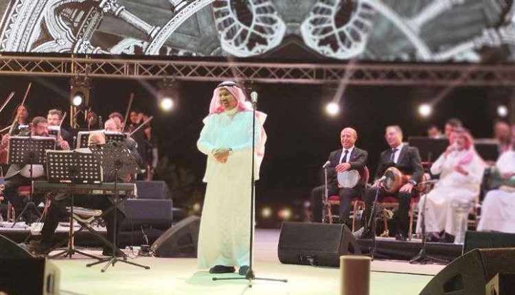 محمد عبده يطرب جمهور "مهرجان ليالي البترا الوردية"