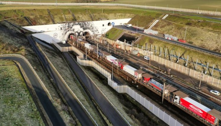 نفق المانش.. الطريق البري الوحيد بين بريطانيا وأوروبا