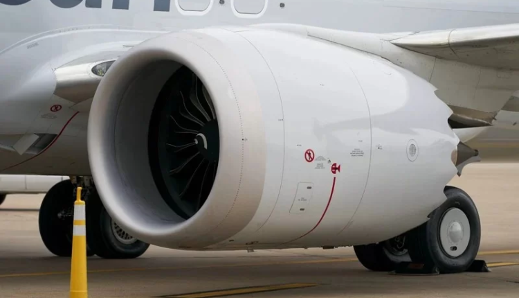 مقتل عامل بمطار في تكساس بعدما "ابتلعه" محرك طائرة ركاب