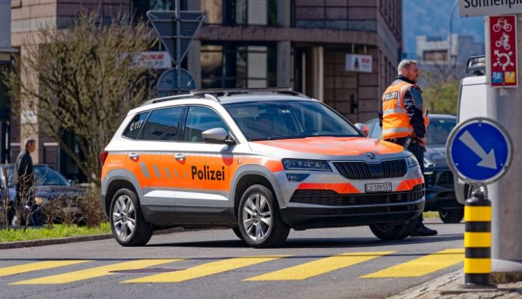 6 جرحى في اصطدام سيارة بحشد في سويسرا