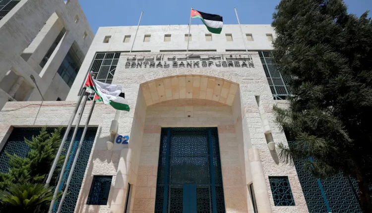 تعميم هام من "المركزي الأردني" بشأن تعيين العمالة الوافدة