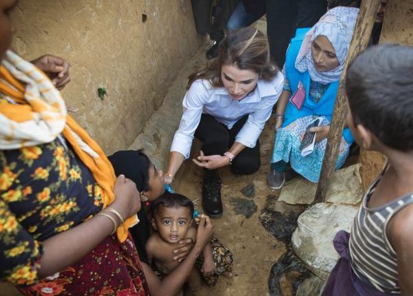 الملكة: علينا التعامل مع اللاجئين كبشر لا كمشكلة