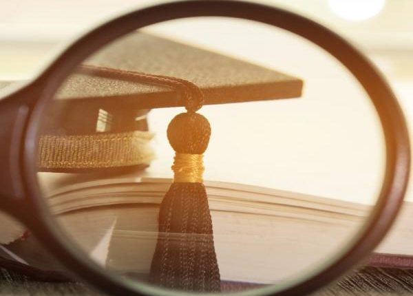 التعليم النيابية تبحث قرار الكويت وقف ابتعاث التخصصات الطبية إلى الأردن