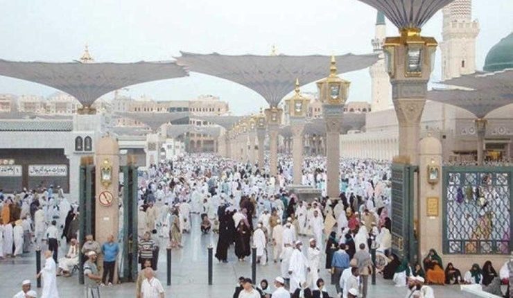 السعودية: وصول 585 ألف حاج إلى المدينة المنورة