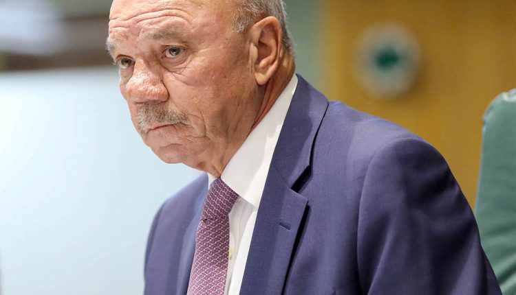 الفايز ينعى العين السابق شراري الشخانبة