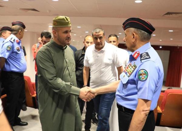 اللواء المعايطة يودع بعثة حج الأمن العام