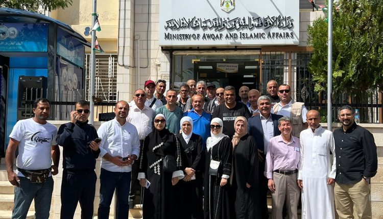 بعثة الحج الإعلامية تغادر إلى الديار المقدسة