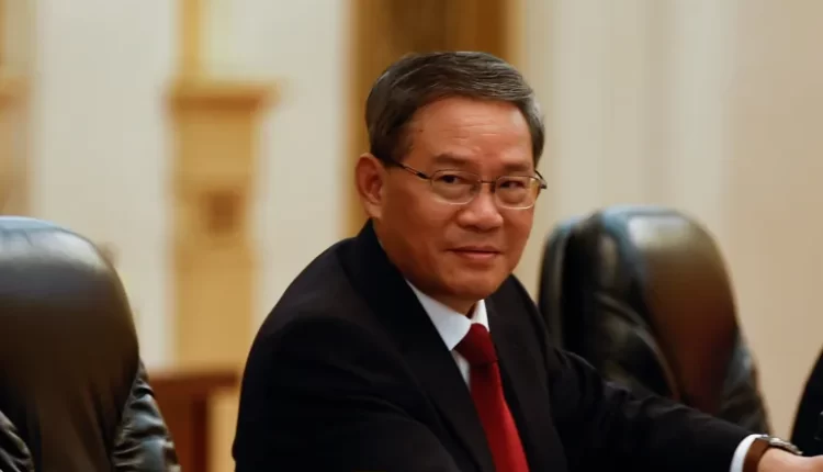 بعد أن وصفت برلين بكين بالقوة المعادية.. رئيس الوزراء الصيني في ألمانيا لإجراء مشاورات