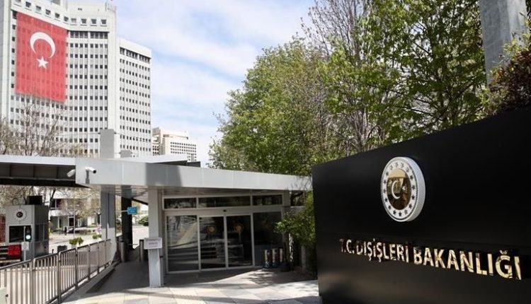 بعد حرق العلم التركي ومجسم أردوغان.. أنقرة تستدعي السفير السويسري