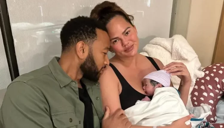 عن طريق أم بديلة .. جون ليجند وكريسي يرحبان بطفلهما الرابع بعد 5 أشهر من الثالث