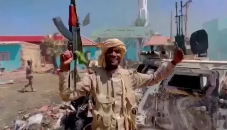 غارات واشتباكات بالخرطوم وغرب دارفور وجيش السودان يتوعد "بتدمير" الدعم السريع