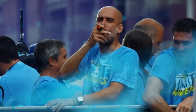 غوارديولا يوزع مليون دولار على العاملين في مانشستر سيتي