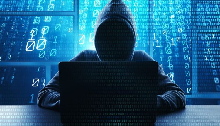 غوغل تحذف تطبيقا شهيرا يتجسس على مستخدمي أندرويد