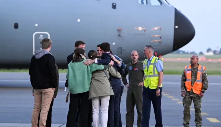 في صفقة تبادل.. وصول 3 أوروبيين أفرجت عنهم إيران إلى بلجيكا