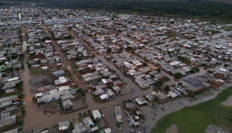 قتلى ومفقودون جراء إعصار في جنوبي البرازيل