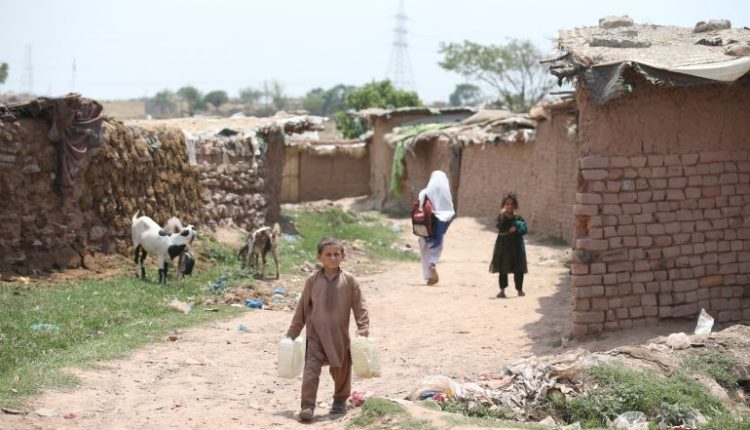 في اليوم العالمي للاجئين.. أمنستي تدعو باكستان للتوقف عن "اضطهاد" الأفغان