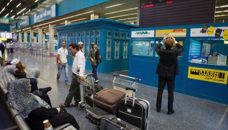 قلق على الحريات في ليبيا.. انتقادات حقوقية لتقييد سفر النساء "دون محرم"