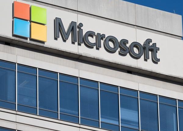 مايكروسوفت تكشف سبب تعطل بعض الخدمات