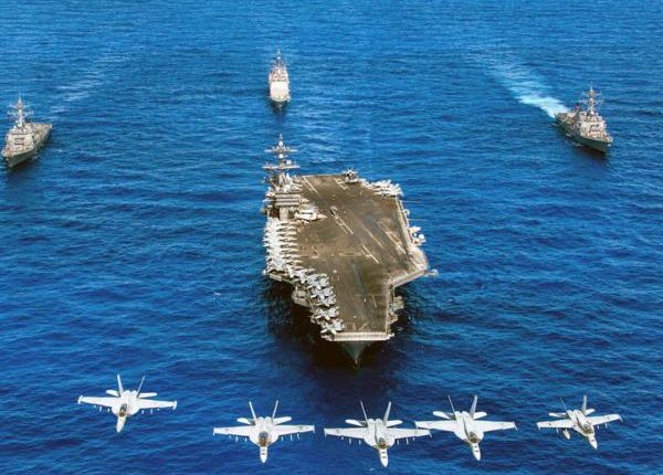 وصول حاملة طائرات أمريكية إلى فيتنام
