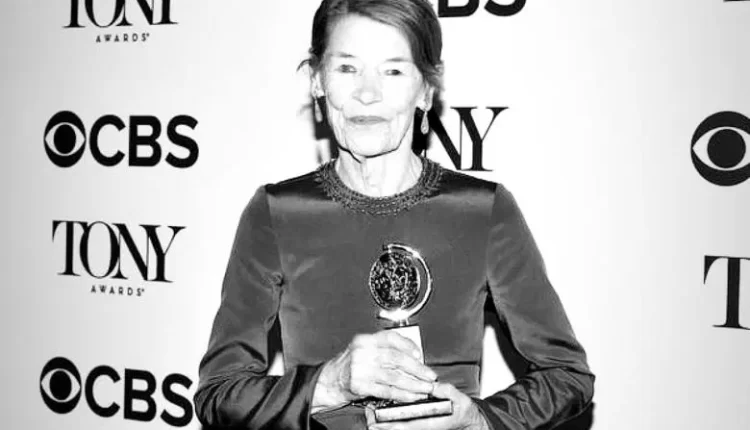 وفاة غليندا جاكسون التي اشتهرت بـ دور كليوباترا عن عمرٍ ناهز 87 عاماً