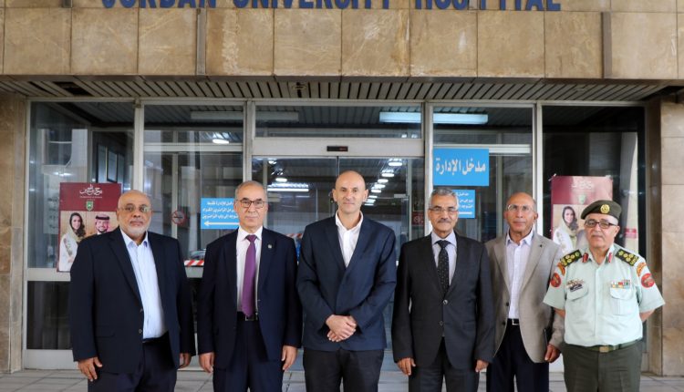 وفد طبي عربي يزور مستشفى الجامعة الأردنية