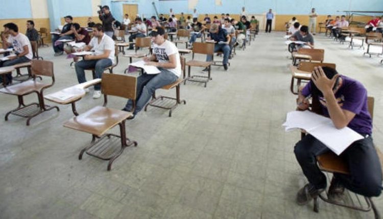 التربية: 145458 طالبا وطالبة يؤدون امتحان (التوجيهي) في يومه الأول بعد غد
