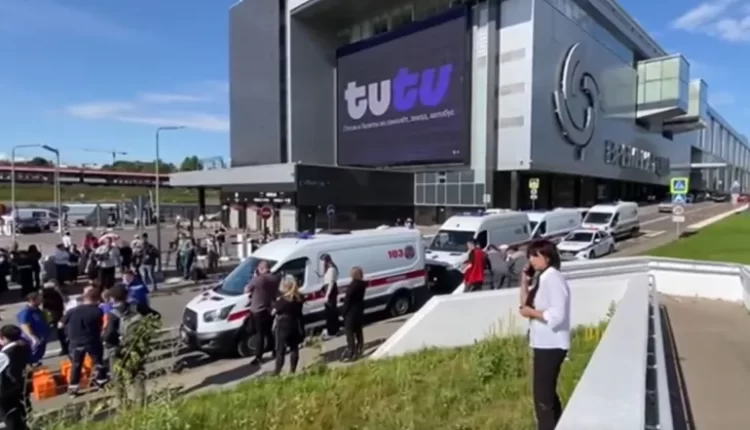 4 قتلى وإصابات في انفجار أنابيب مياه داخل مركز تسوق في موسكو