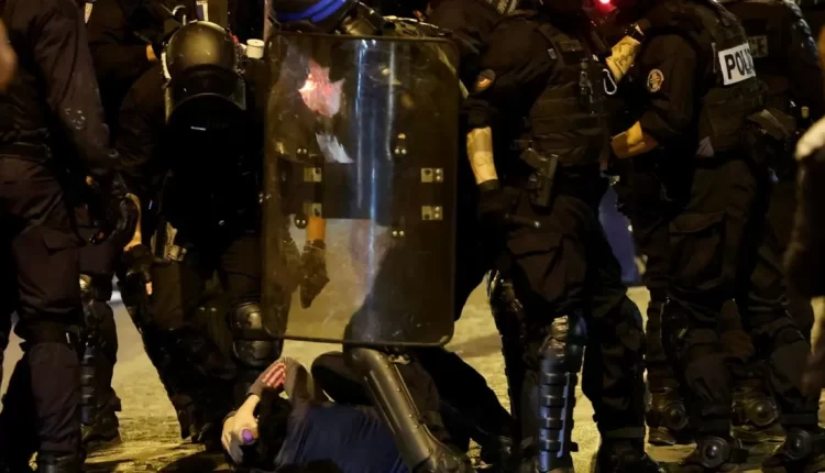 "العدالة لنائل".. آلاف المتظاهرين يتجمعون بفرنسا رغم المنع