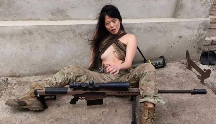 "مؤثرة" أمريكية تعمل كـ"متعرية للدعم العاطفي" في أوكرانيا