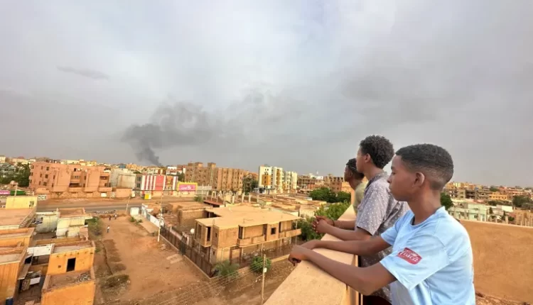 الجيش السوداني يعلن مواصلة تمشيط الخرطوم ويتقدم نحو "الإذاعة والتلفزيون" وتحذير أممي من خطورة الوضع الإنساني