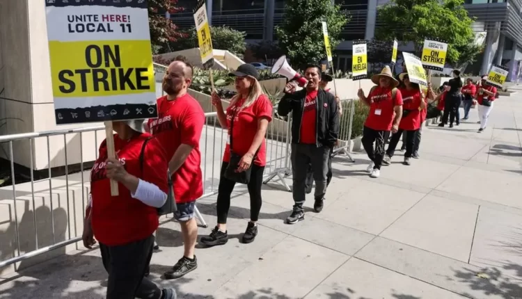 آلاف من عمال الفنادق يبدأون إضرابا اليوم في "لوس أنجلوس"