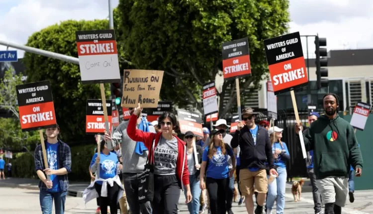 إضراب هوليود.. توم كروز على الخط ومهرجانات كبرى رهينة انفراج الأزمة